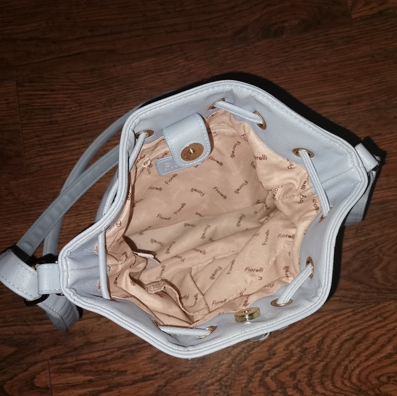 Leather Fiorelli Baby Blue Bucket Crossbody Bag - Picture 2 of 4